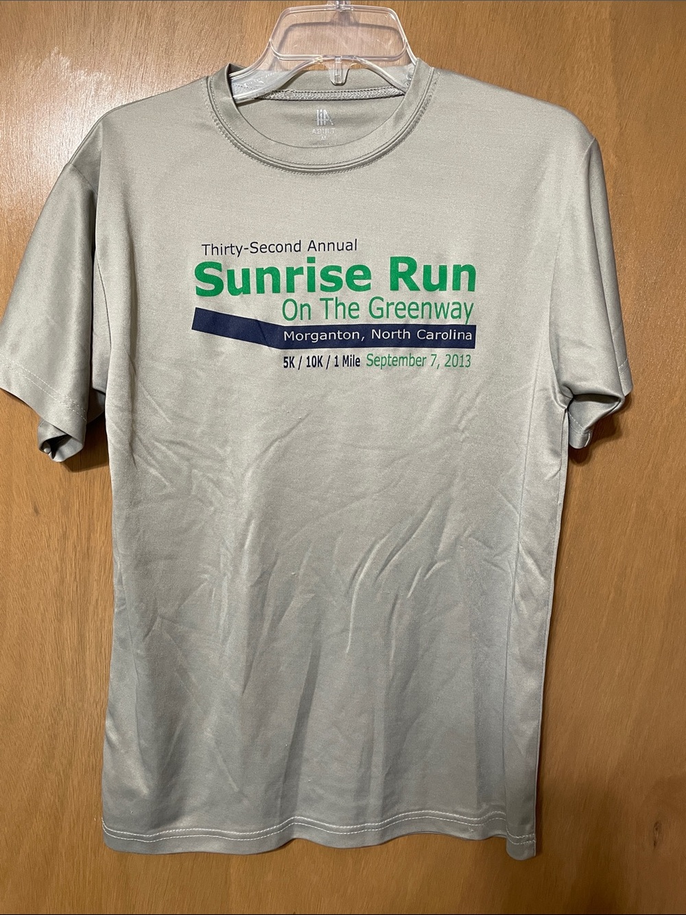 Sunrise Run Short-Sleeve Performance Tee - Light Gray